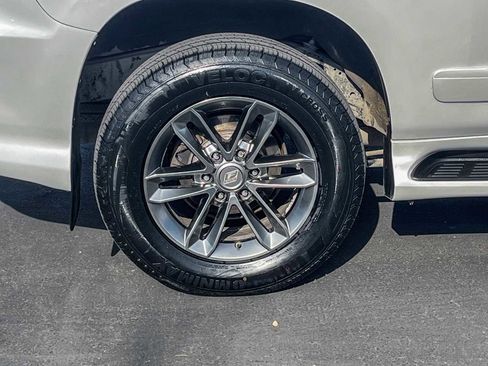 Used 2016 Lexus GX 460 w/ Premium Package image 10