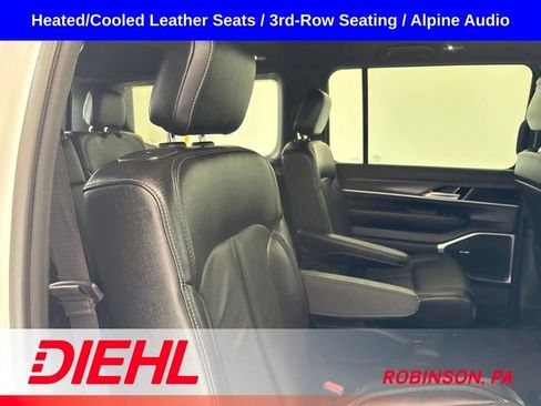 Used 2024 Jeep Wagoneer Series III AWD/4WD image 15