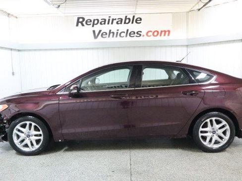 Used 2013 Ford Fusion SE FWD image 1