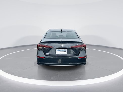 Used 2025 Honda Civic Sport Touring image 8