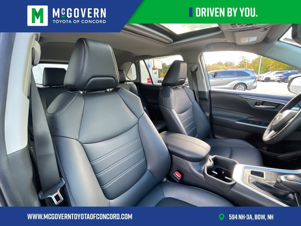 Used 2023 Toyota RAV4 XLE Premium AWD/4WD image 25
