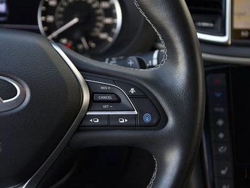 Used 2025 INFINITI QX55 Essential image 9