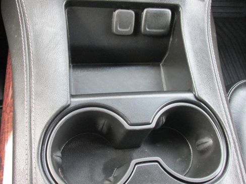 Used 2019 GMC Yukon XL SLT w/ Premium Edition image 40