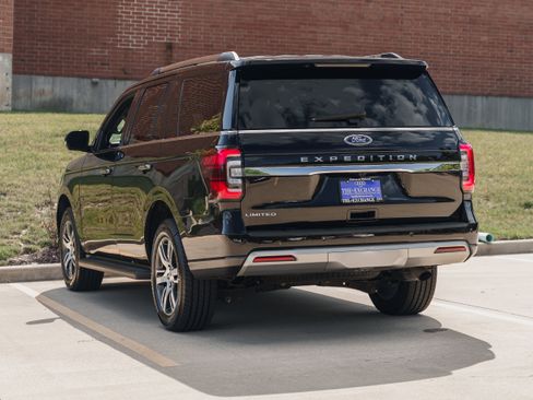 Used 2024 Ford Expedition Limited image 5