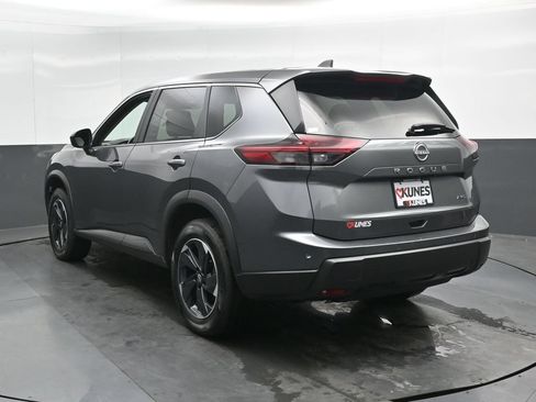 Used 2025 Nissan Rogue SV AWD/4WD image 11