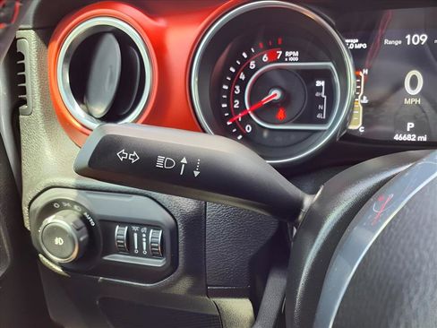 Used 2021 Jeep Wrangler Unlimited Rubicon image 14