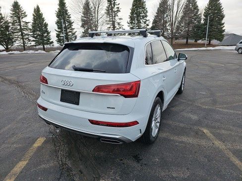Used 2023 Audi Q5 2.0T Premium w/ Convenience Package image 6