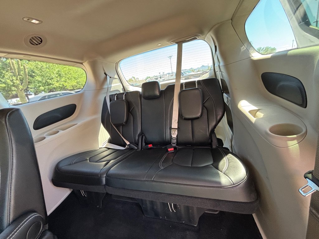 Used 2024 Chrysler Pacifica Touring-L AWD/4WD image 20