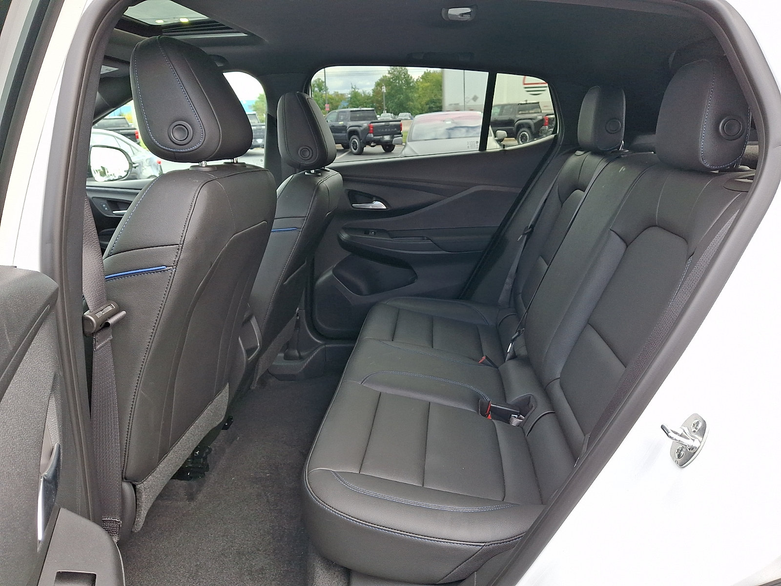 Used 2026 Buick Envista Sport Touring w/ Convenience I Package FWD image 10