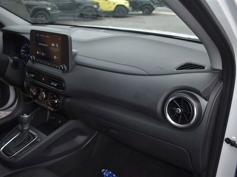 Used 2023 Hyundai Kona SEL AWD/4WD image 28