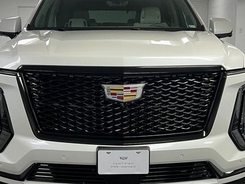 Certified 2025 Cadillac Escalade Sport Platinum image 9