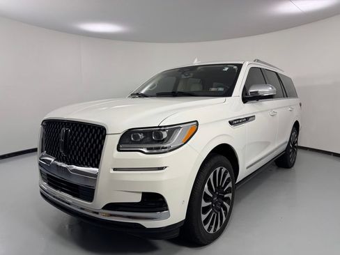 Used 2023 Lincoln Navigator Black Label AWD/4WD image 3