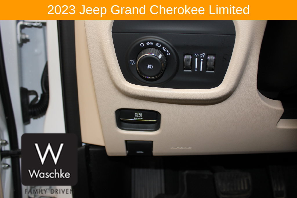 Used 2023 Jeep Grand Cherokee Limited w/ Trailer Tow Prep Group (B) AWD/4WD image 28