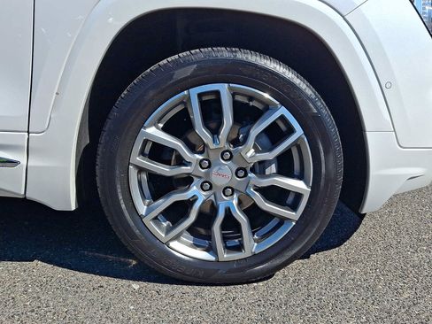 Used 2022 GMC Terrain Denali w/ Denali Premium Package AWD/4WD image 9