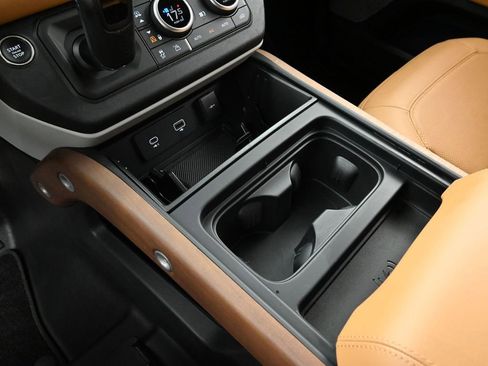 Used 2024 Land Rover Defender 130 S image 47