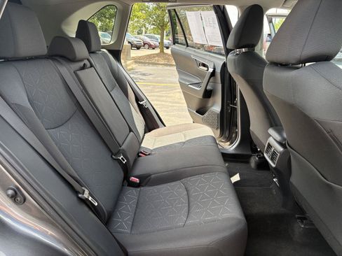 Used 2025 Toyota RAV4 XLE AWD/4WD image 14