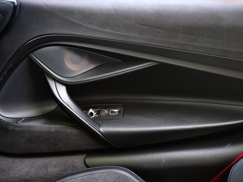 Used 2019 McLaren 720S Performance RWD image 27
