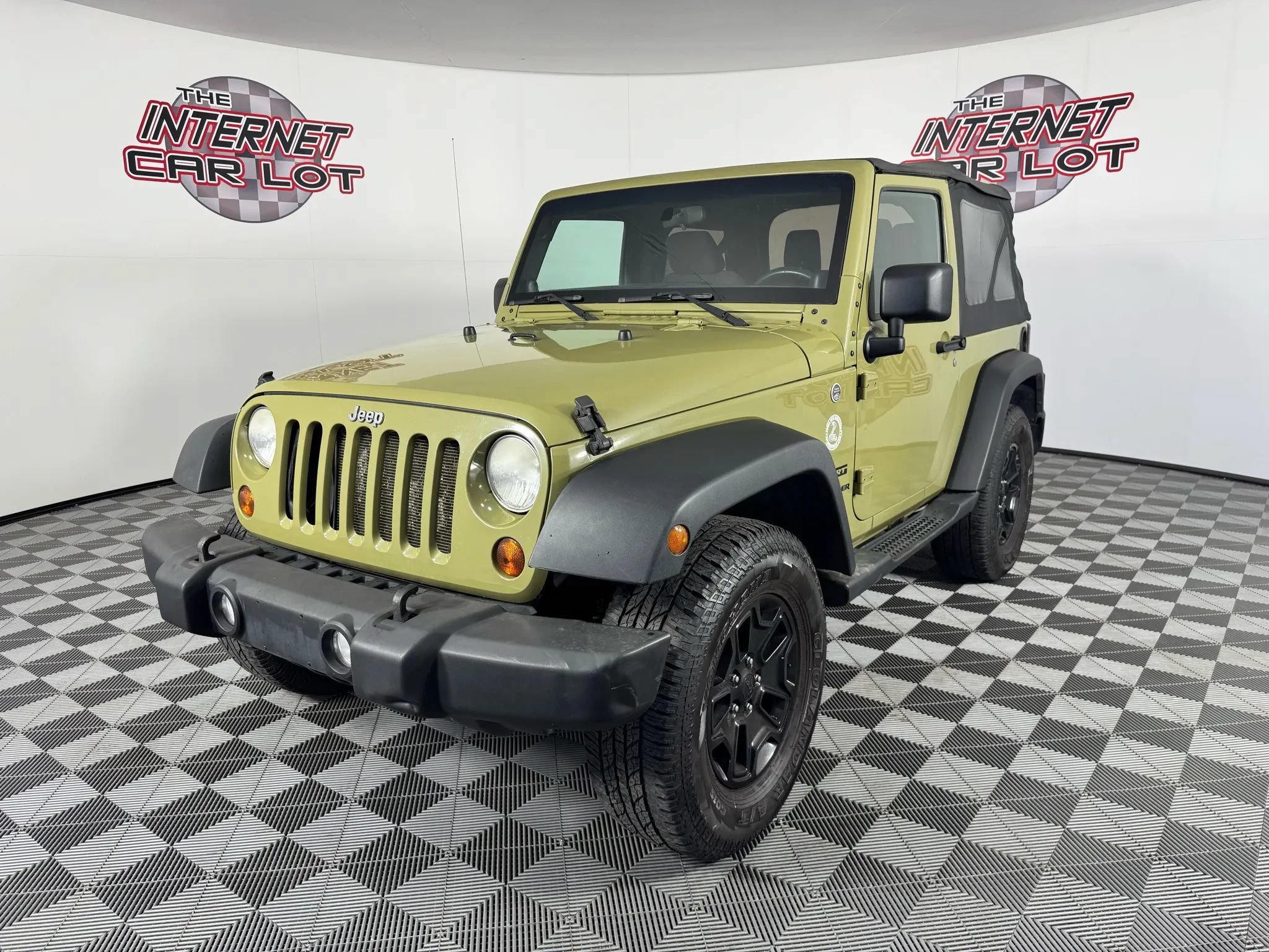 Used 2013 Jeep Wrangler Sport AWD/4WD image 3