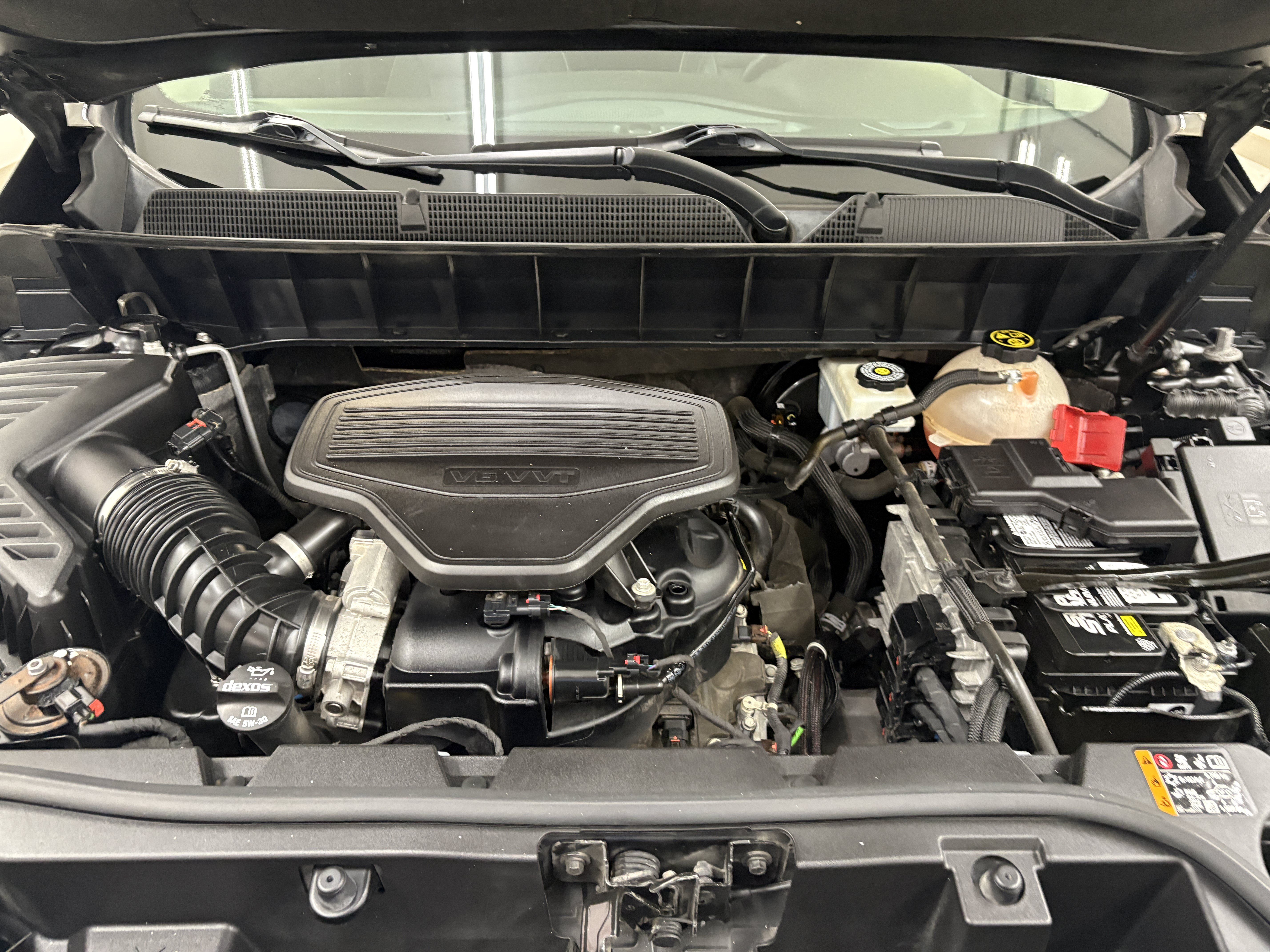 Used 2019 GMC Acadia Denali w/ Technology Package FWD image 8