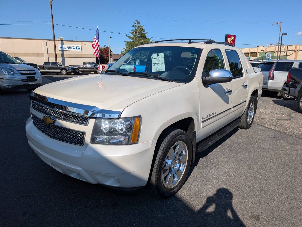 Used 2013 Chevrolet Avalanche LTZ AWD/4WD image 3