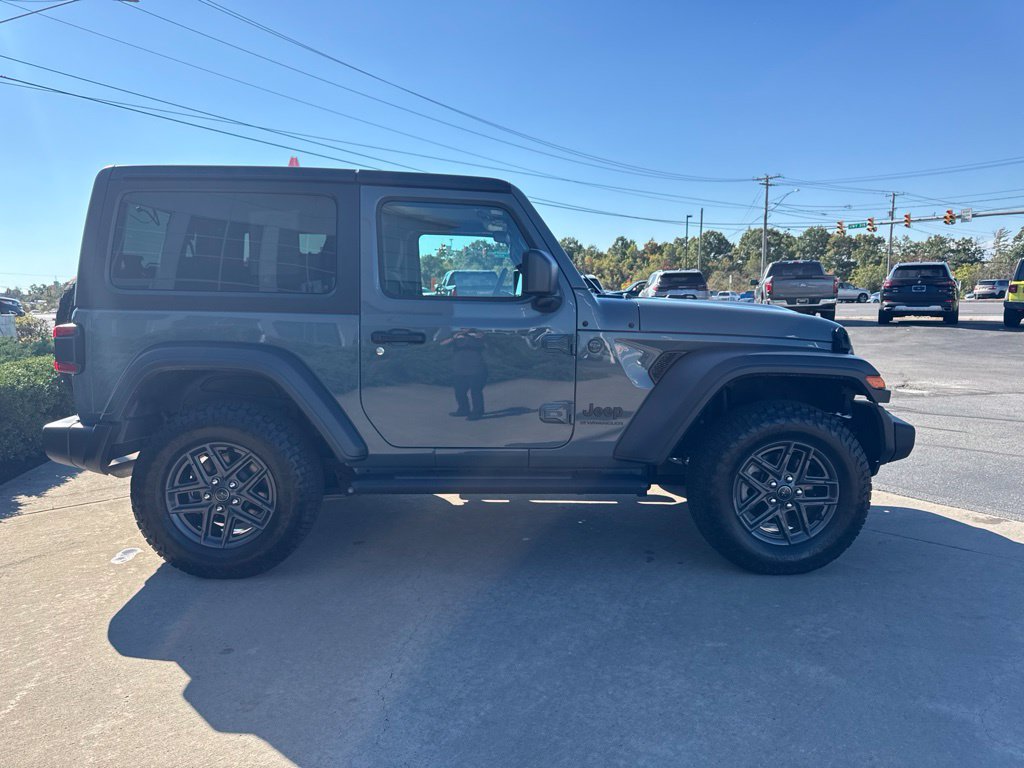 Used 2024 Jeep Wrangler Sport AWD/4WD image 4