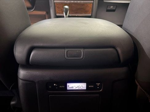 Used 2024 Nissan Armada SL w/ Captain's Chairs Package image 50