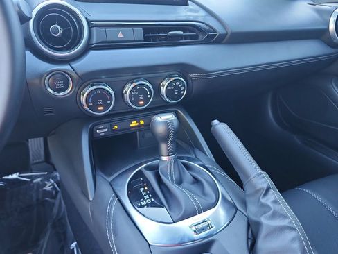 Used 2025 MAZDA MX-5 Miata RF Grand Touring RWD image 27