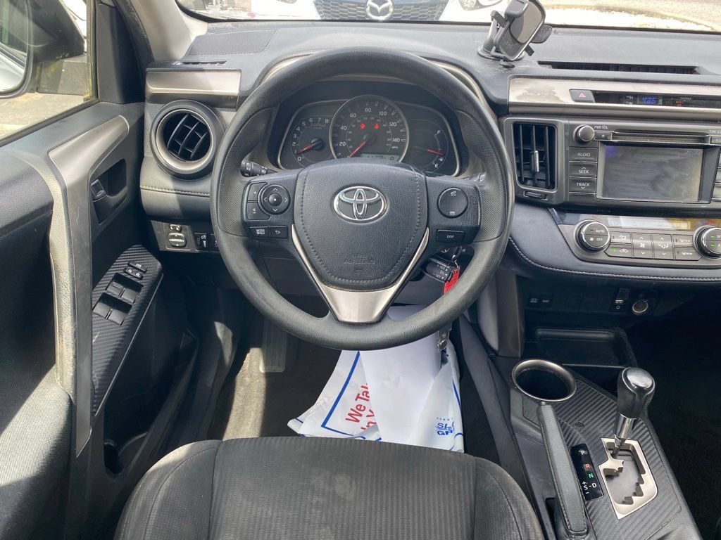 Used 2013 Toyota RAV4 XLE AWD/4WD image 10