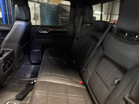 Used 2023 Chevrolet Silverado 1500 High Country w/ High Country Premium Package image 9