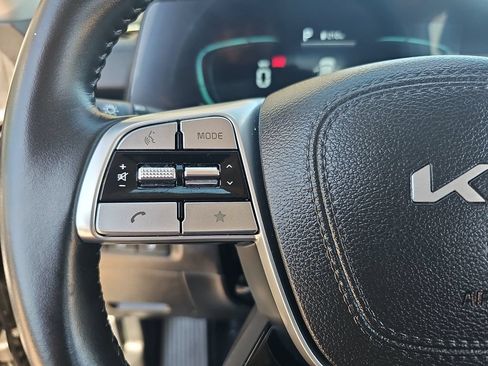 Used 2025 Kia Telluride S FWD image 18