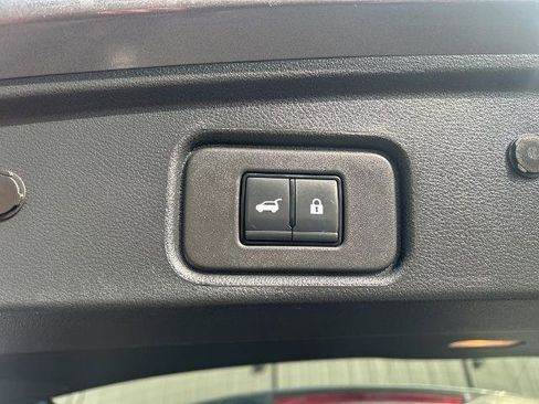 Certified 2025 Nissan Pathfinder SL FWD image 27