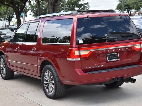 Used 2017 Lincoln Navigator L Select AWD/4WD image 10