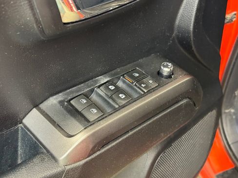 Used 2017 Toyota Tacoma TRD Sport w/ Premium & Technology Package AWD/4WD image 11