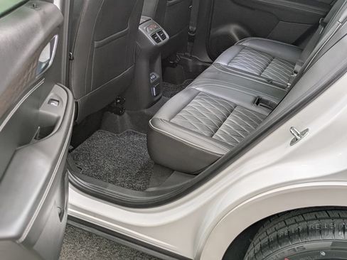 Used 2023 Buick Envision Avenir AWD/4WD image 28