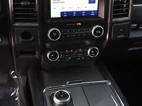 Used 2021 Ford Expedition Limited image 19