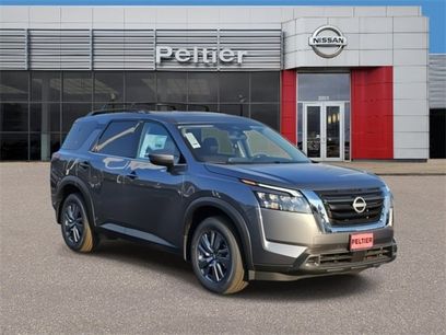 New 2025 Nissan Pathfinder SV w/ SV Premium Package
