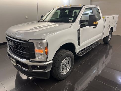 New 2025 Ford F350 XL w/ XL Chrome Package image 3