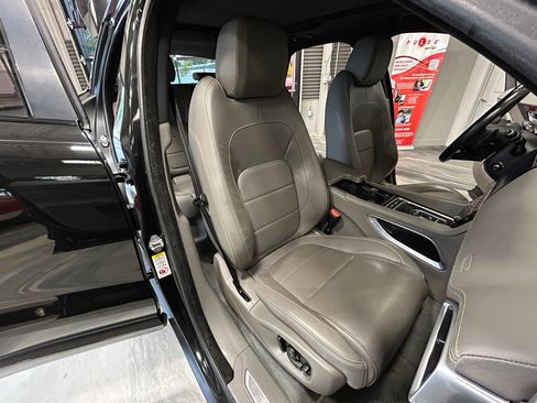 Used 2017 Jaguar F-PACE R-Sport AWD/4WD image 4