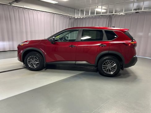 Used 2023 Nissan Rogue S AWD/4WD image 4