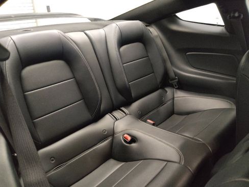 Used 2017 Ford Mustang Premium image 19