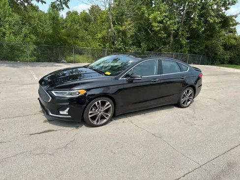 Used 2020 Ford Fusion Titanium FWD image 11