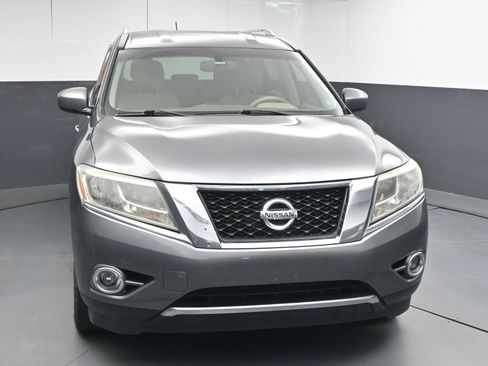 Used 2015 Nissan Pathfinder SV image 2