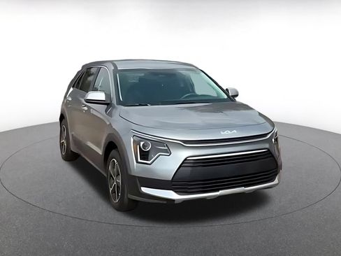 Used 2026 Kia Niro LX FWD image 3