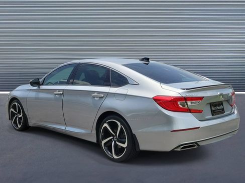 Used 2022 Honda Accord Sport image 4