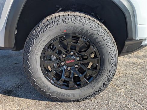 New 2026 GMC Canyon Elevation w/ Convenience Package image 10