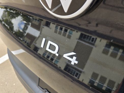 Used 2024 Volkswagen ID.4 Pro AWD/4WD image 12