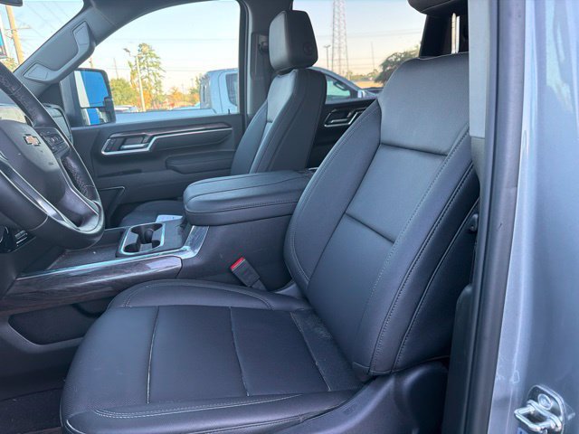 Used 2026 Chevrolet Silverado 3500 LTZ w/ LTZ Plus Package AWD/4WD image 8