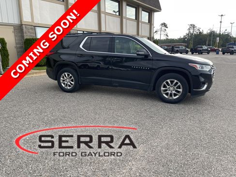 Used 2021 Chevrolet Traverse LT w/ LPO, Floor Liner Package AWD/4WD image 1