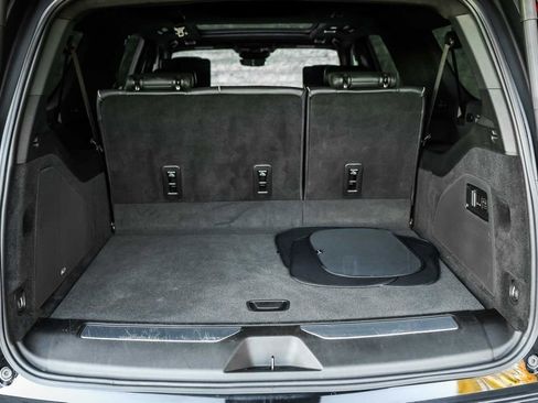 Used 2023 Cadillac Escalade ESV V image 17