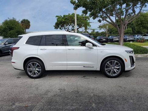 Certified 2025 Cadillac XT6 Premium Luxury FWD image 31